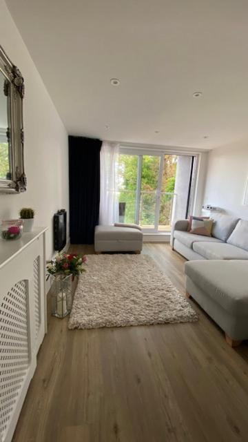 Modern Central Flat With Balcony & Free Parking On-Site 伯恩茅斯 外观 照片